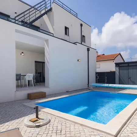 Outstanding With Private Pool By Lovelystay * Salir de Porto